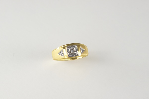Rent-To-Own A New Generations 10k .06cttw Gents Ring At National